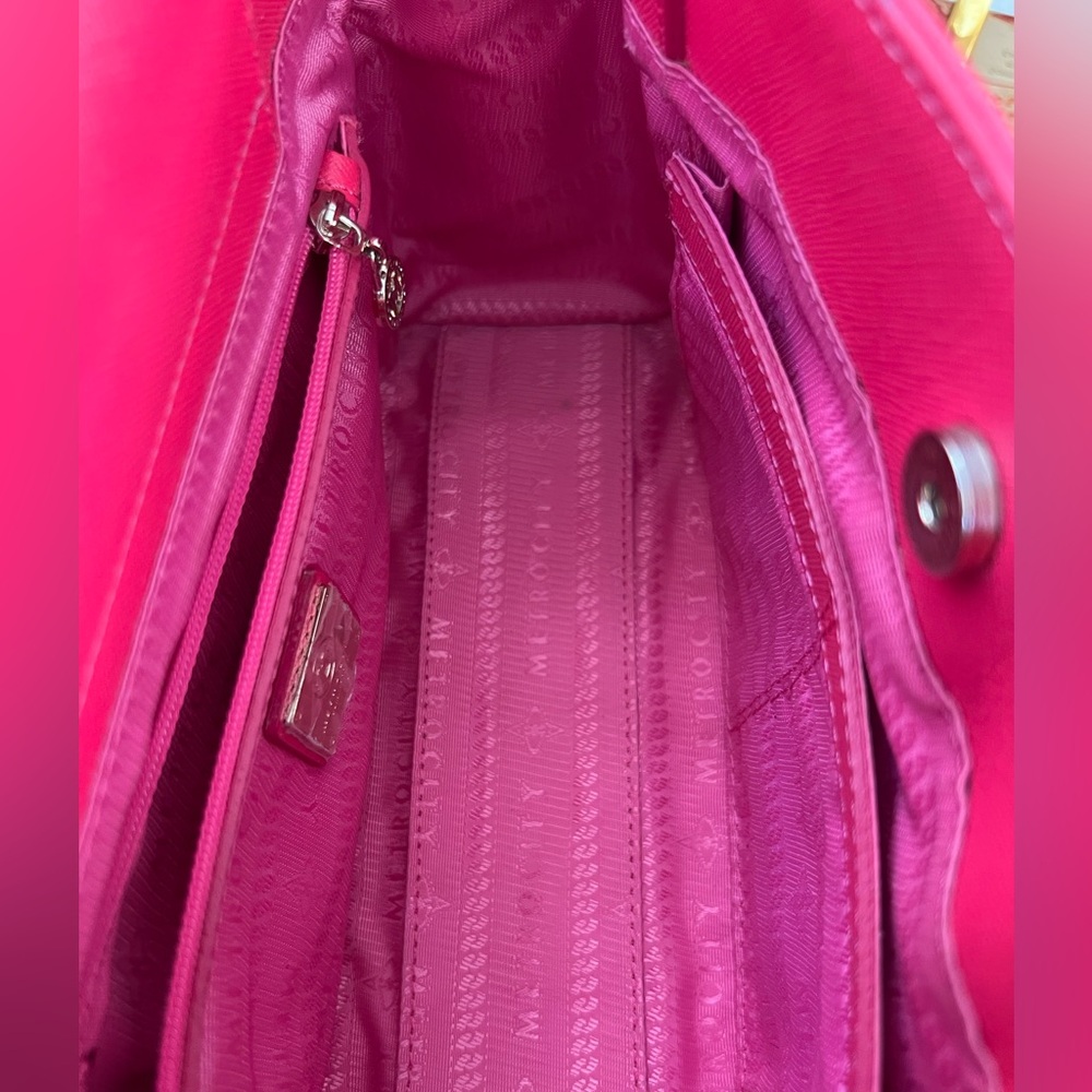 💜MetroCity Crossbody Bag in Magenta Canvas - Picture 12 of 16